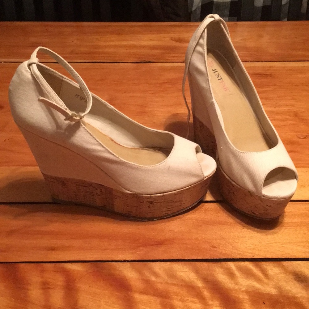 Beige 5in platform wedge